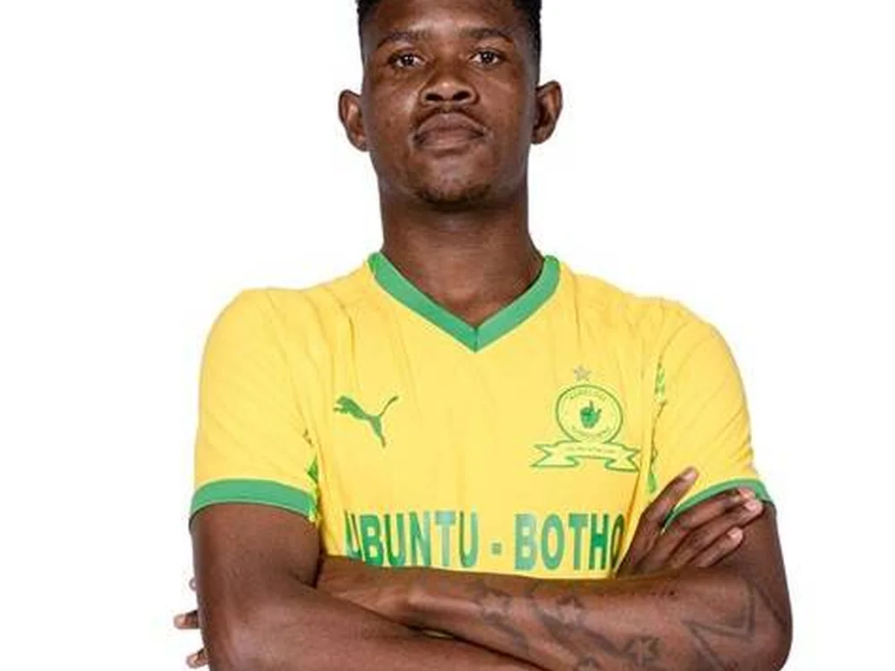 Bathusi Aubaas Salary and